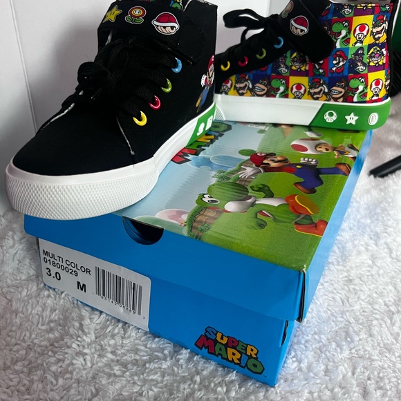 NINTENDO Super Mario SNEAKERS HIGHTOPS Size 3 SHOES Ground Up Unisex Kids